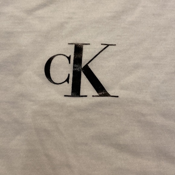 Women’s Calvin Klein Jeans White T-shirt. Size. S - Picture 4 of 7